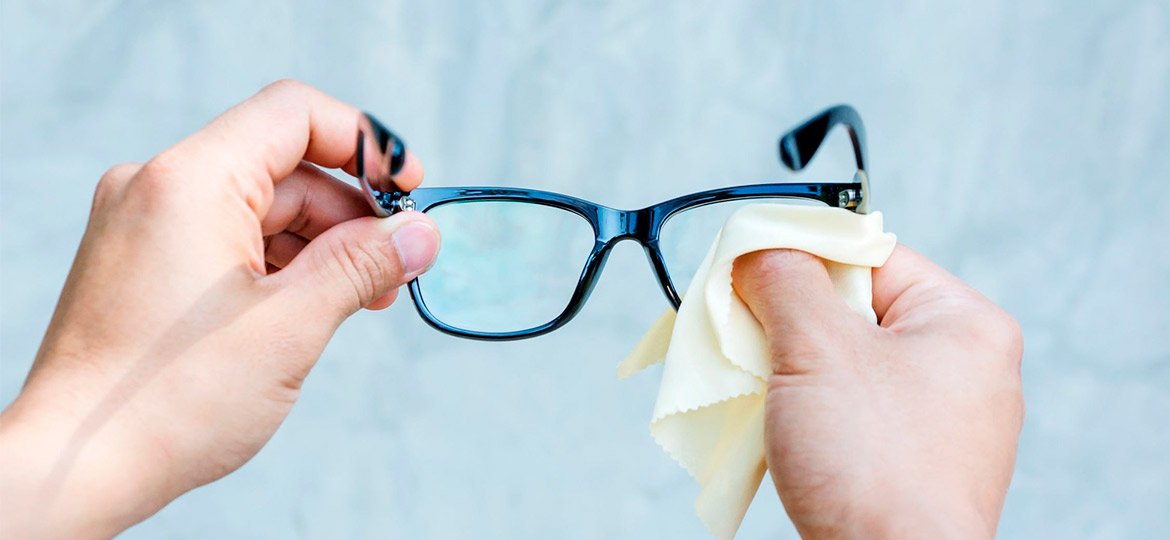 Você limpa os seus óculos corretamente?