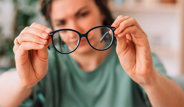 Por-que-é-importante-trocar-regularmente-seus-óculos-de-grau
